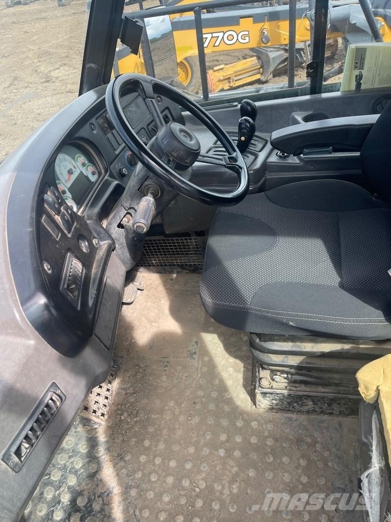 CAT 725 Midjestyrd dumper