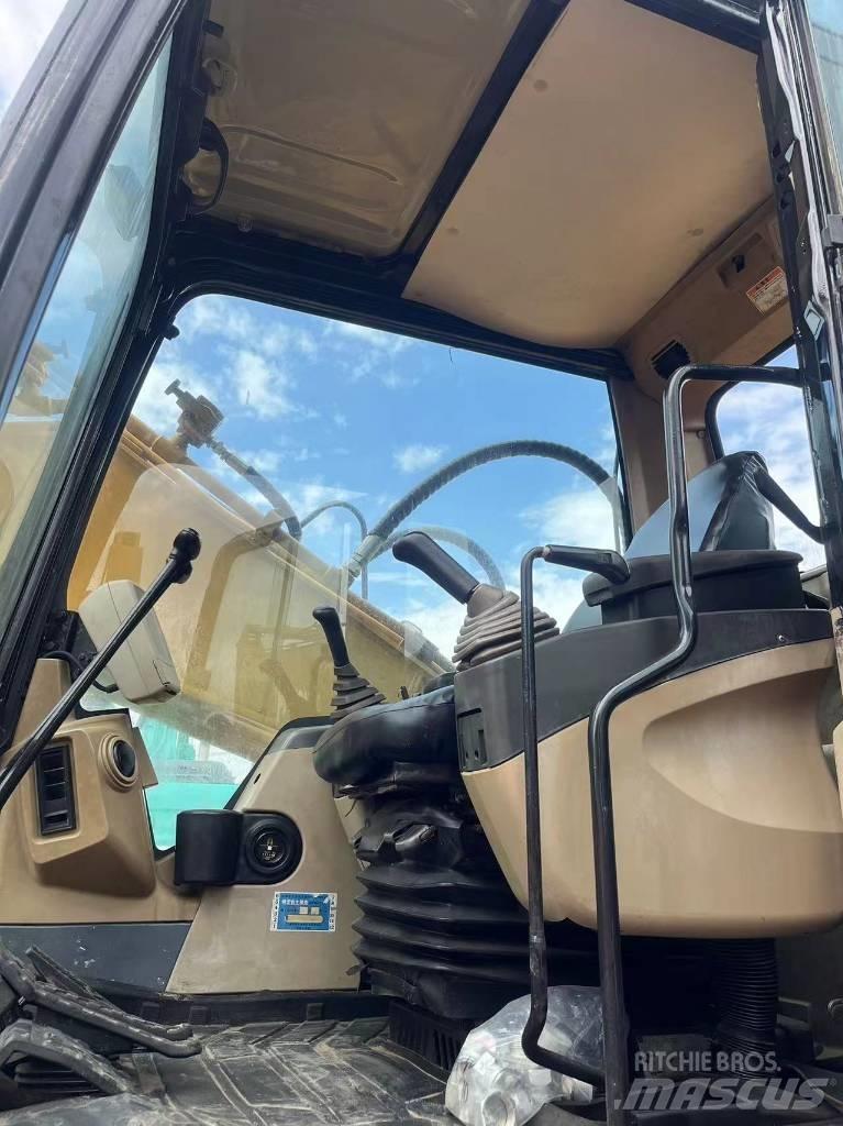CAT 320 C L Bandgrävare