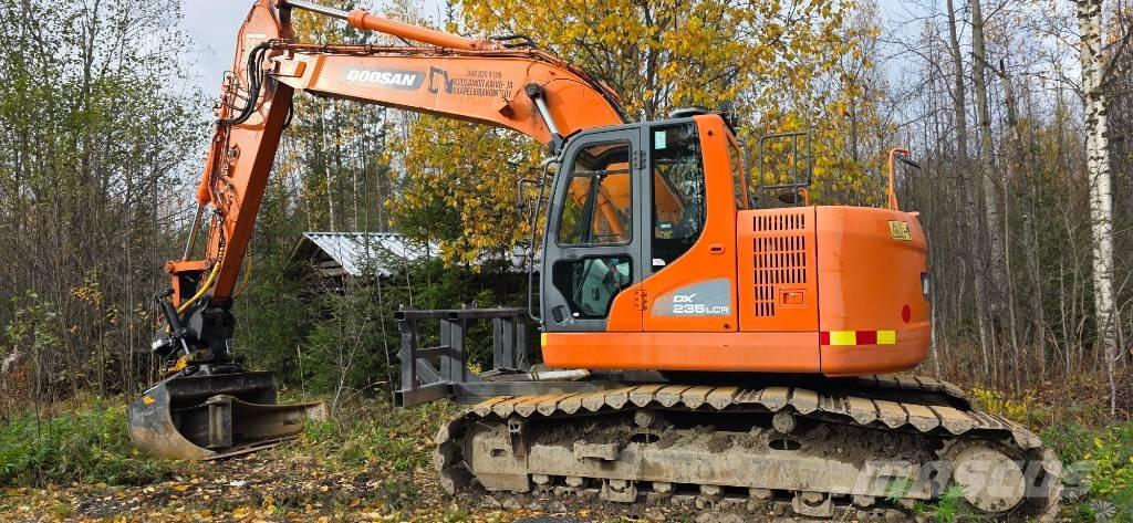 Doosan DX 235 LCR Bandgrävare
