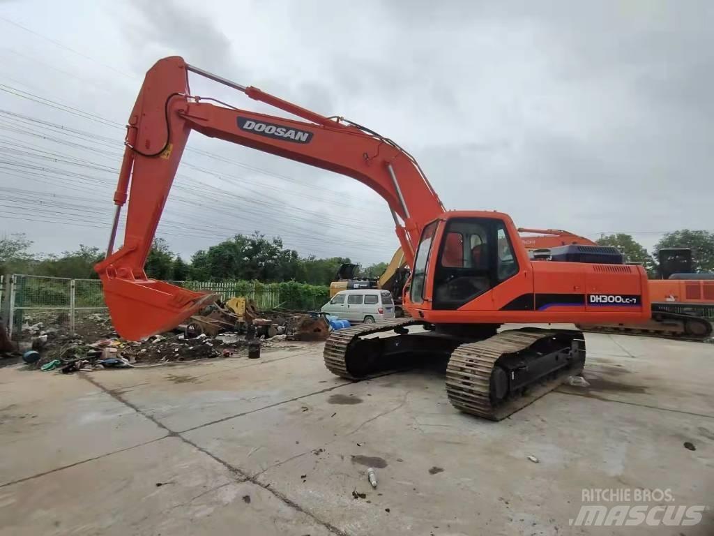 Doosan DH 300 LC-7 Bandgrävare