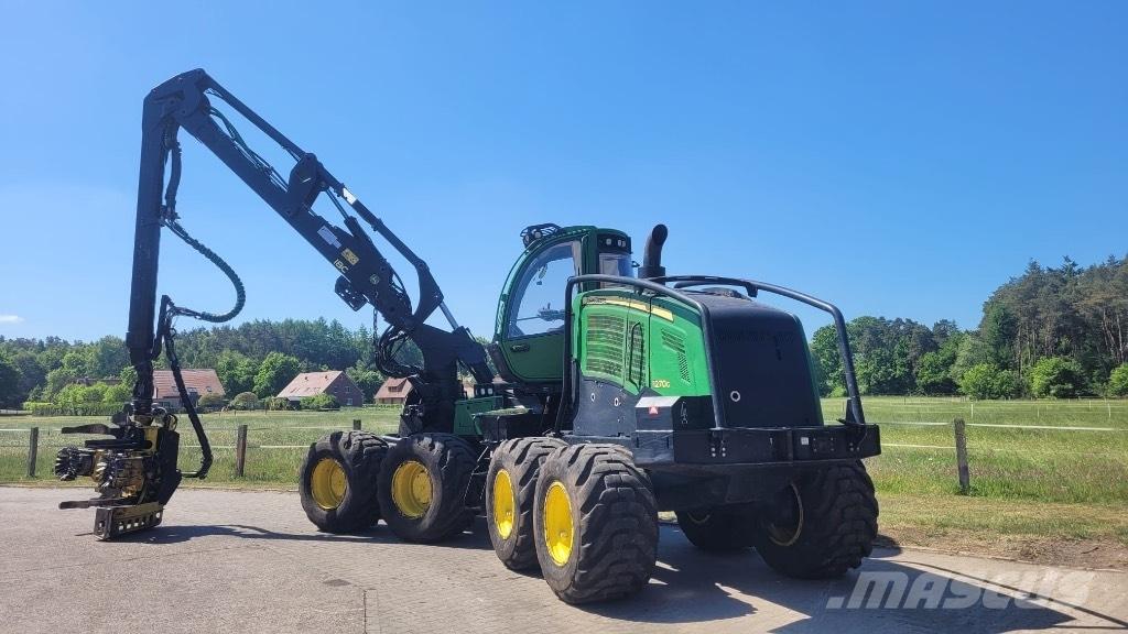 John Deere 1270 G Skördare