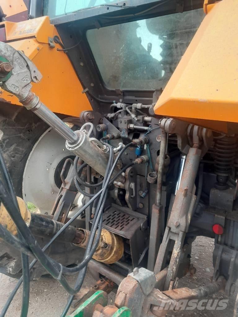 Renault 155-54 TX Traktorer