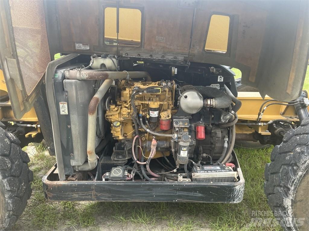 CAT TL 642 C Teleskoplastare