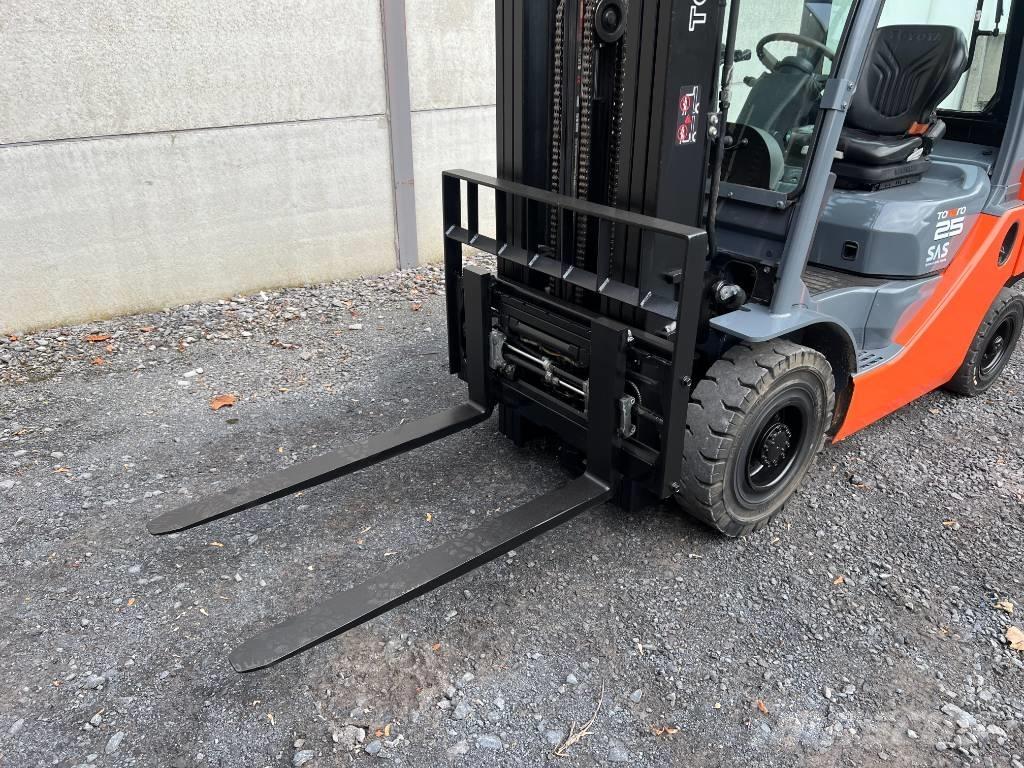 Toyota 02-8 FDF 25 Dieselmotviktstruckar