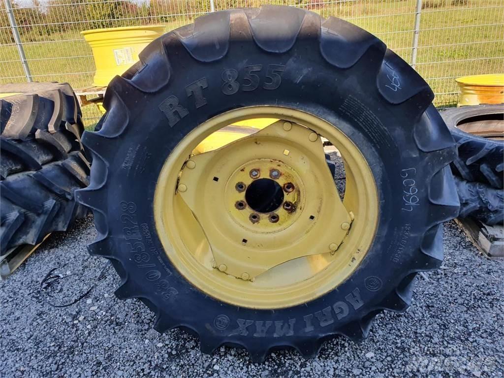 BKT 380/85R28 x2 Däck, hjul och fälgar