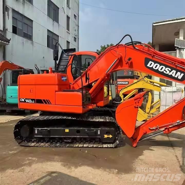 Doosan DX140LC Bandgrävare