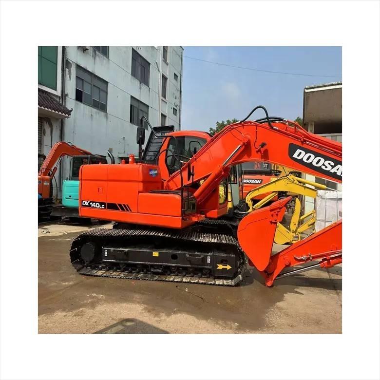 Doosan DX140LC Bandgrävare