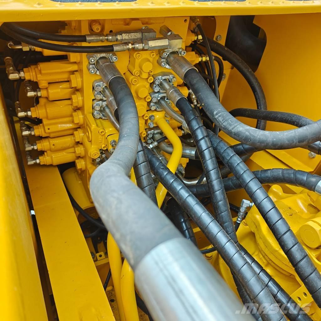 Komatsu 220-8MO Bandgrävare