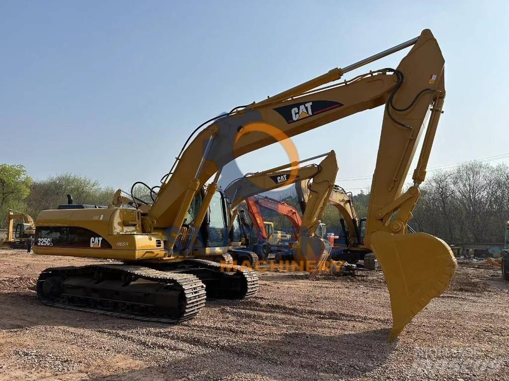 CAT 325 CL Bandgrävare