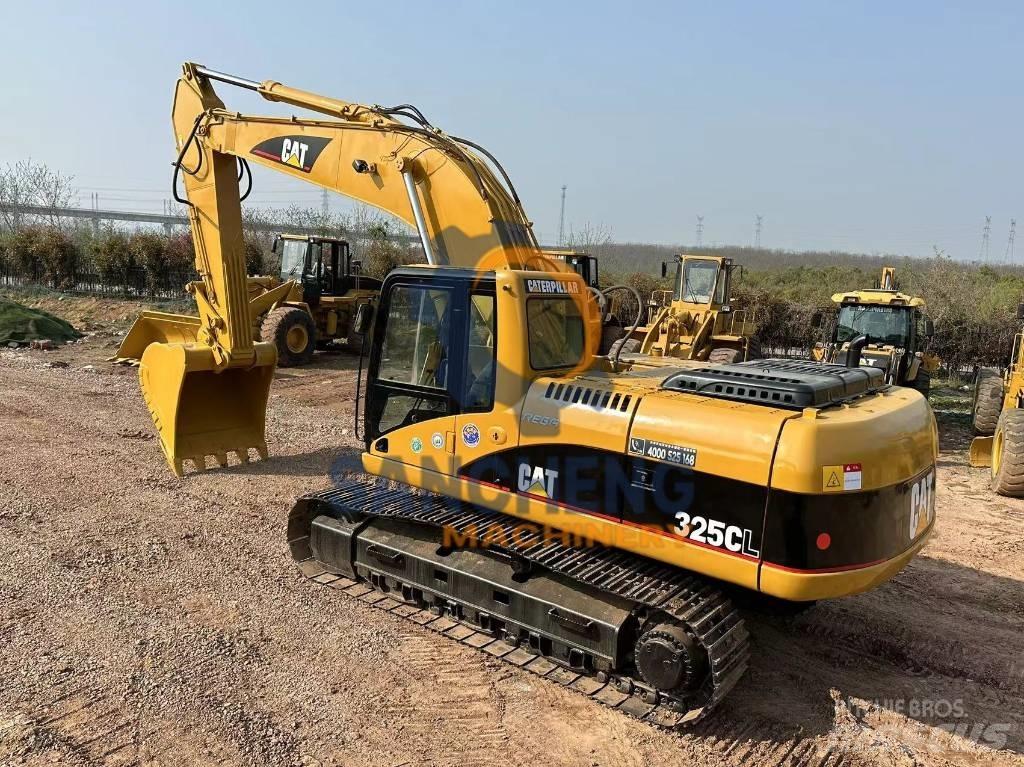 CAT 325 CL Bandgrävare