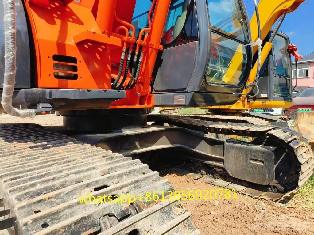 Hitachi ZX 135 US Bandgrävare