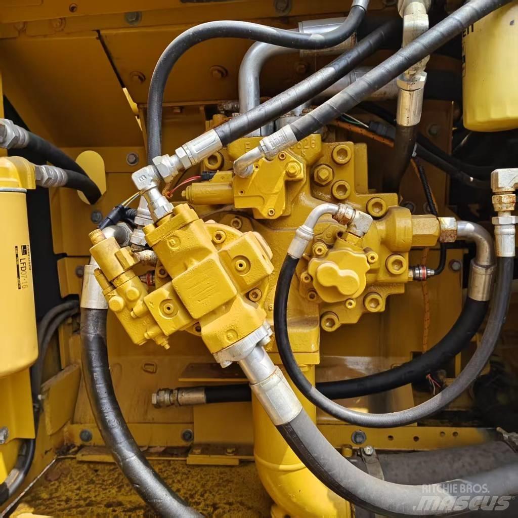 CAT 336 D Bandgrävare