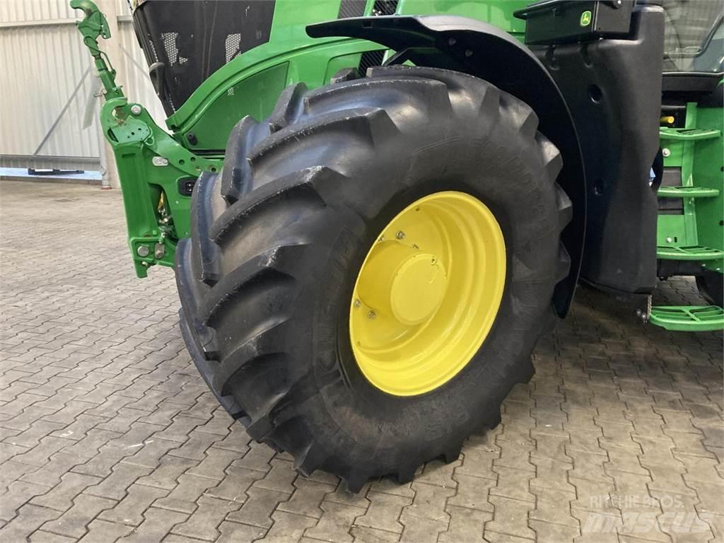 John Deere 6R 215 Traktorer