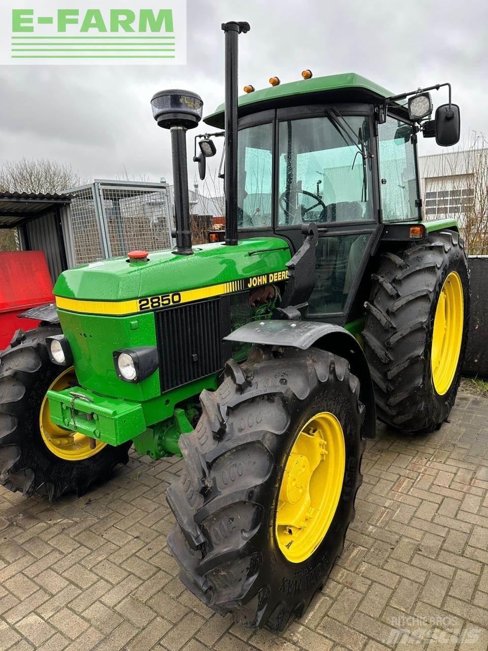 John Deere 2850 Traktorer