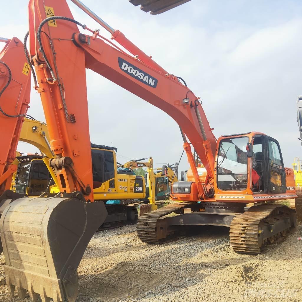 Doosan DX260LC Bandgrävare
