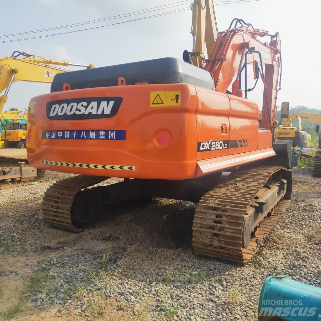 Doosan DX260LC Bandgrävare