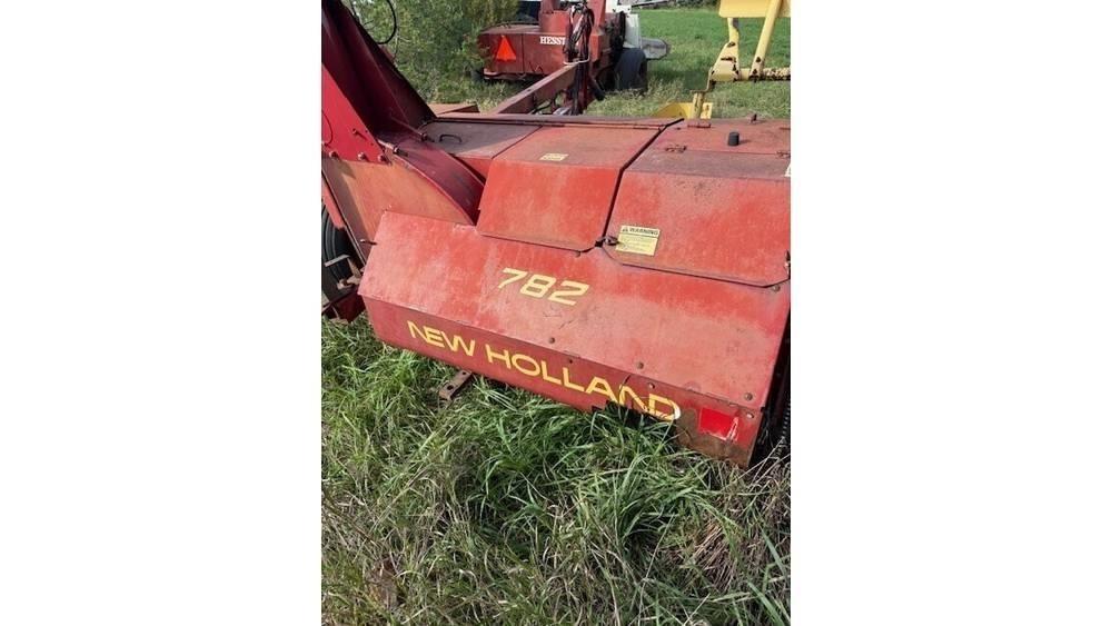 New Holland 782 Fälthackar
