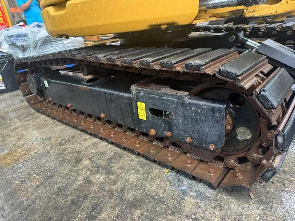 CAT 304 CR Minigrävare < 7t