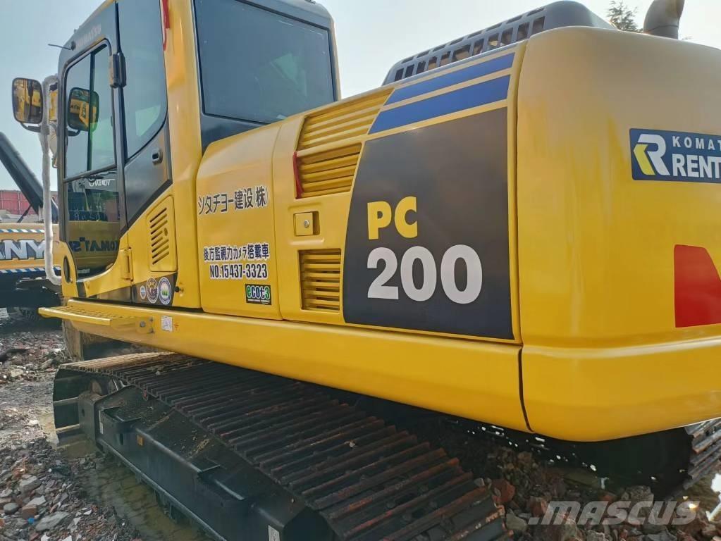 Komatsu PC 200-8 Bandgrävare