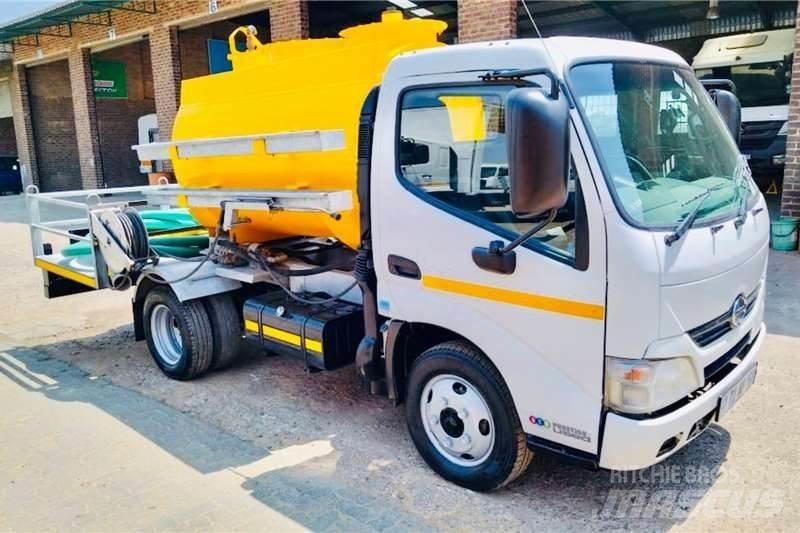 Hino 300 614 Övriga bilar