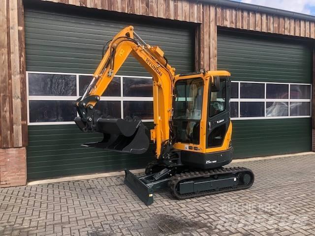 Hyundai R25Z-9AK Minigrävare < 7t