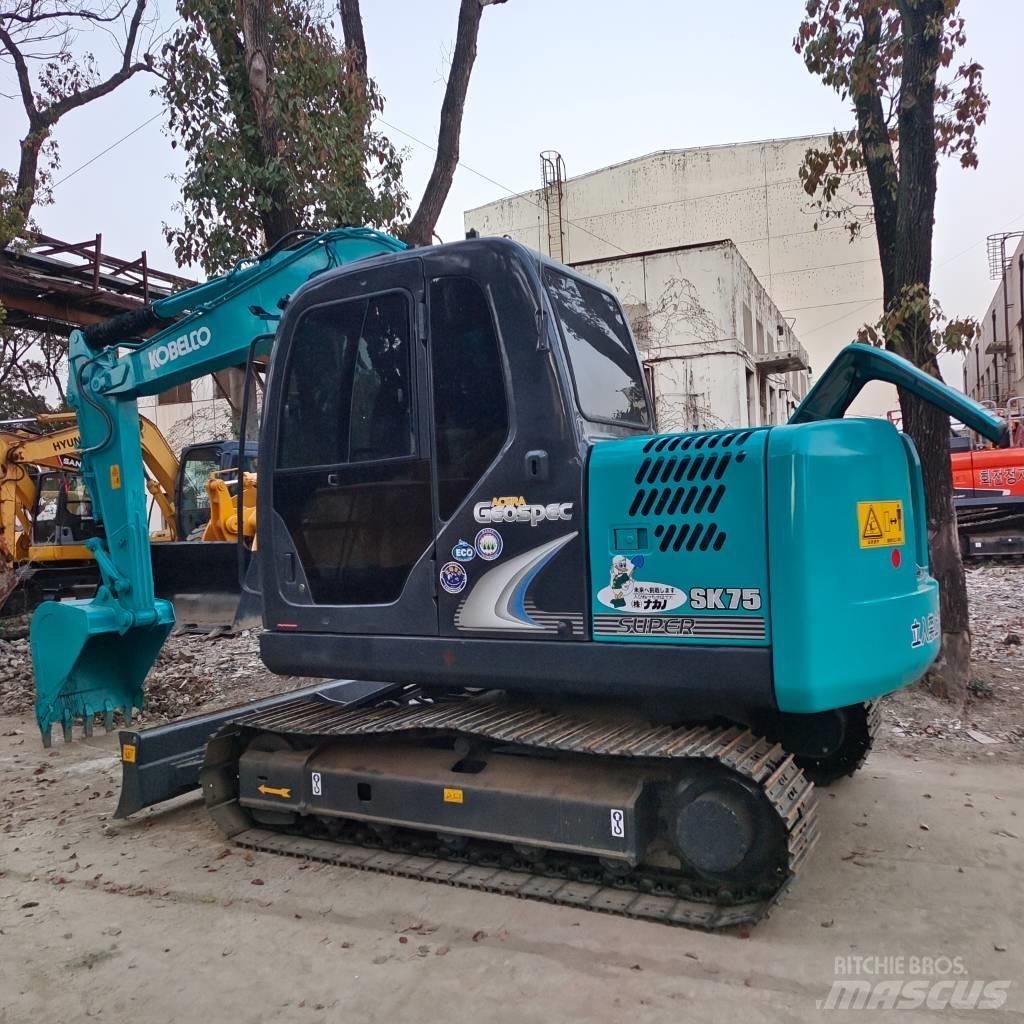 Kobelco SK75 Midigrävmaskiner 7t - 12t