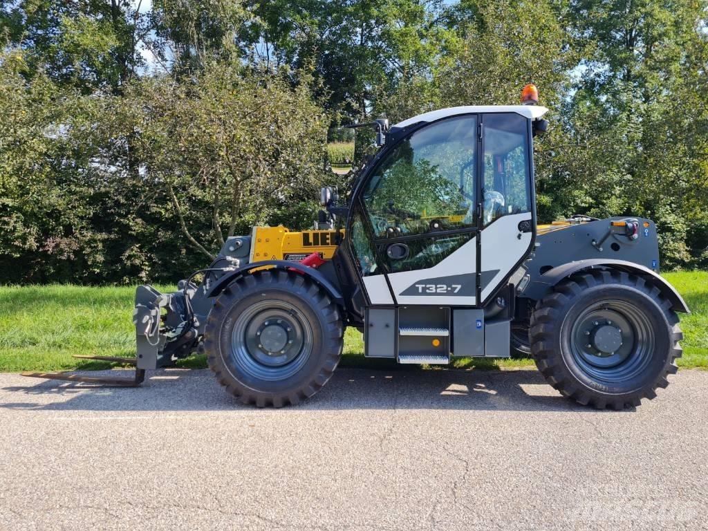 Liebherr T 32-7 Teleskoplastare