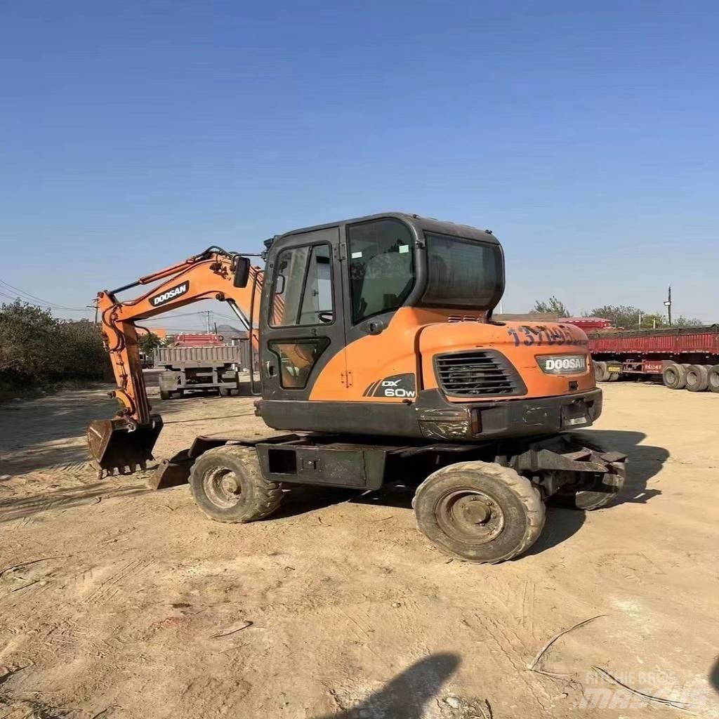 Doosan DX60W Hjulgrävare