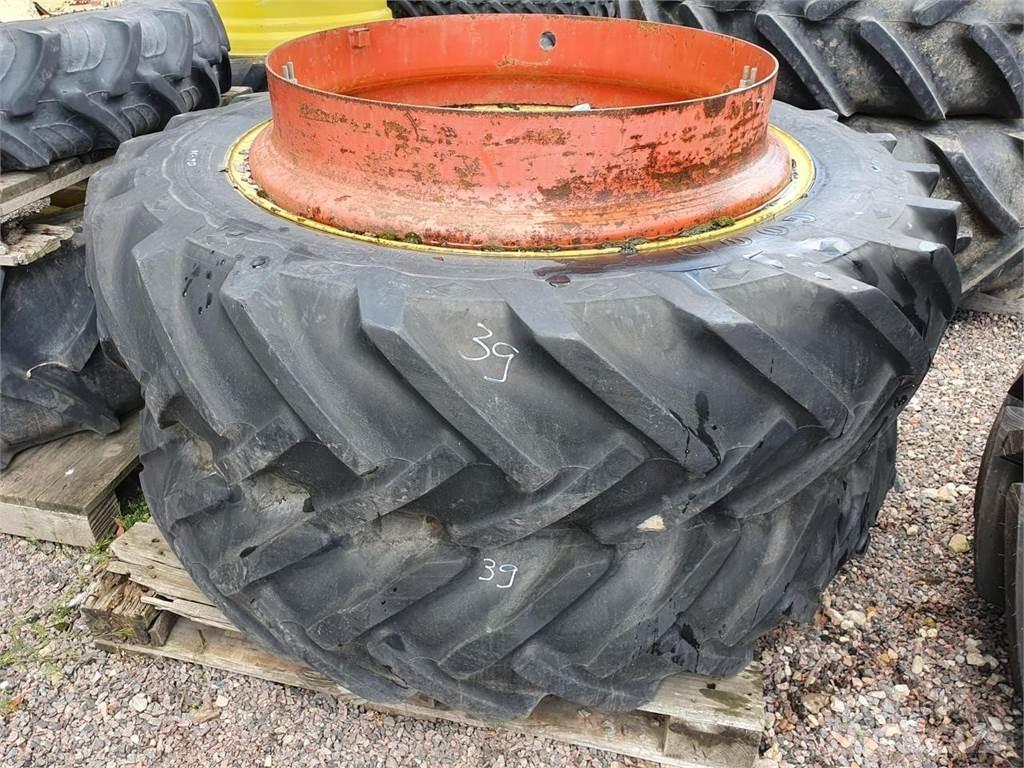 Goodyear 136-38 x2 Däck, hjul och fälgar
