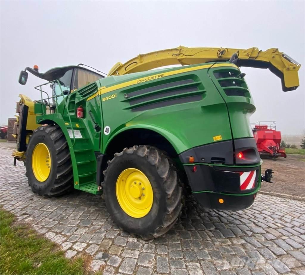 John Deere 8400i Självgående fälthackar