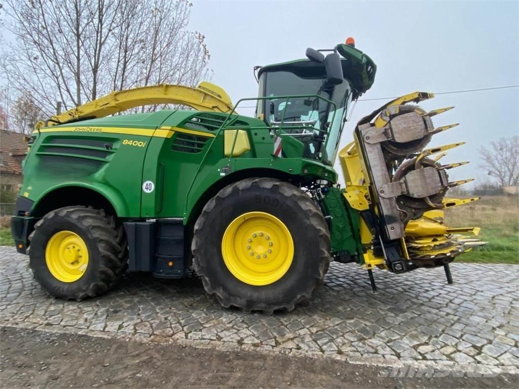 John Deere 8400i Självgående fälthackar