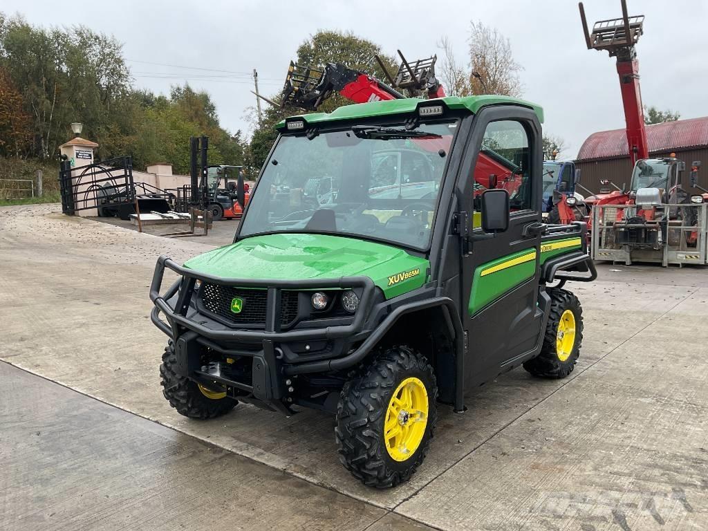 John Deere XUV 865M Teleskoplastare