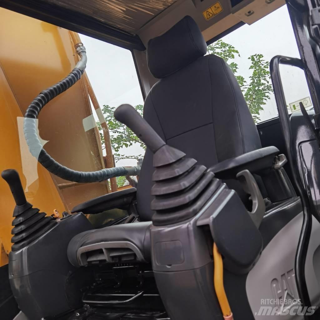 CAT 329 D Bandgrävare