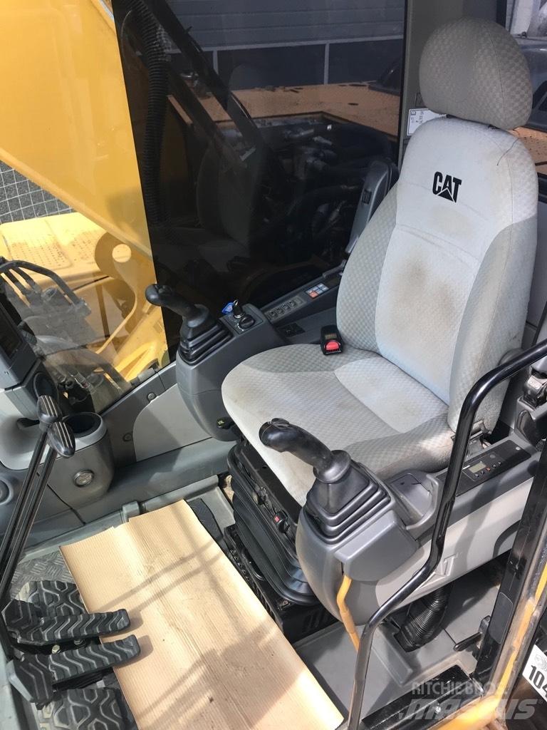 CAT 324D Bandgrävare