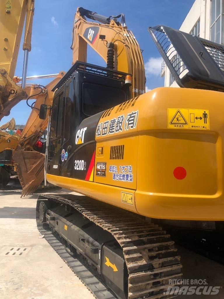 CAT 320 B L Bandgrävare
