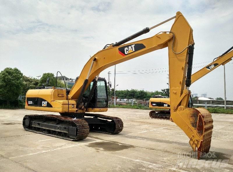 CAT 323 Bandgrävare