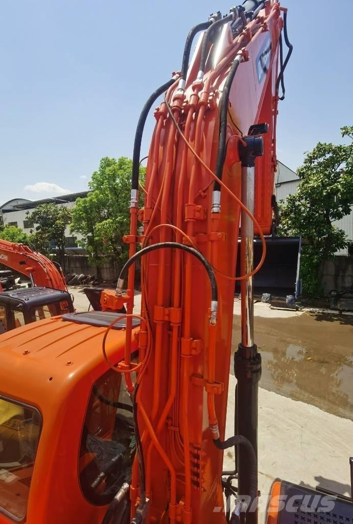 Doosan DX 225 LC Bandgrävare