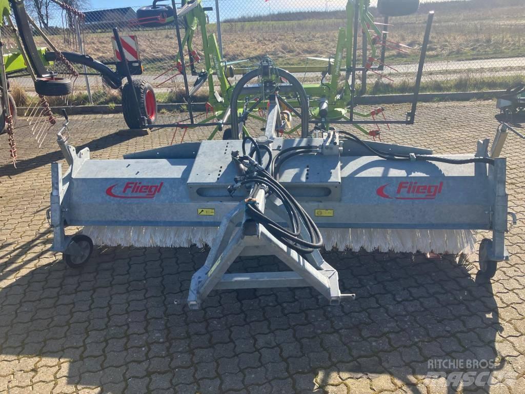 Fliegl Kost 2,8 m. Övriga traktortillbehör