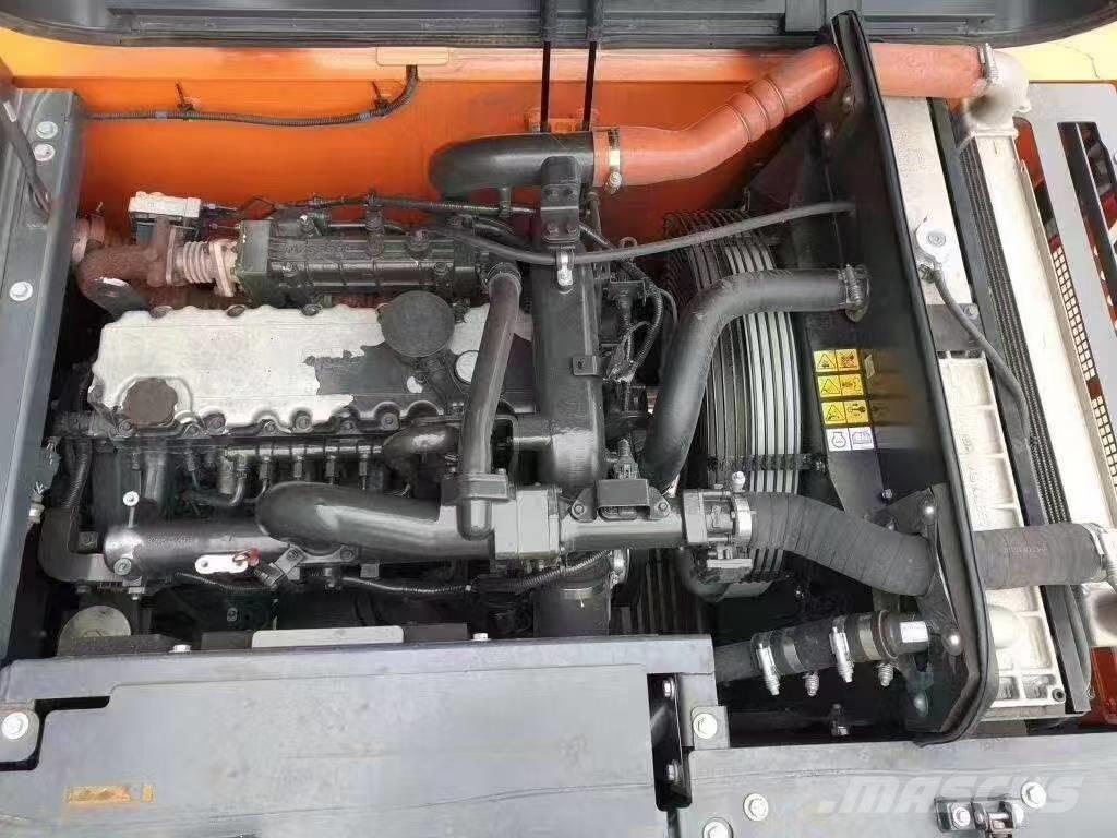 Doosan DX 225 LC Bandgrävare