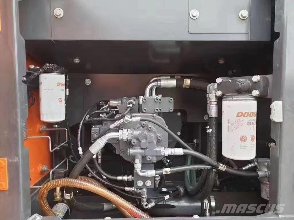 Doosan DX 225 LC Bandgrävare