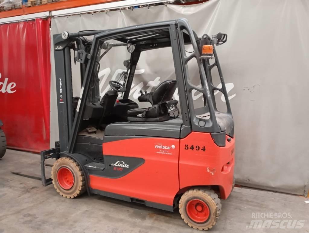 Linde E 30 Elmotviktstruckar