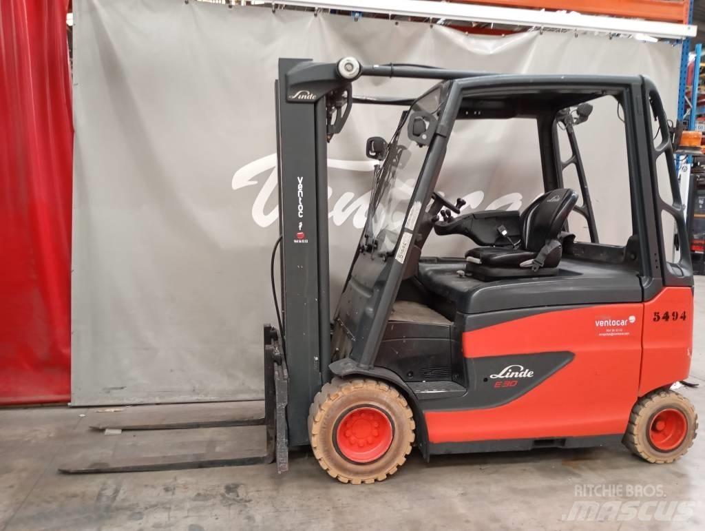 Linde E 30 Elmotviktstruckar