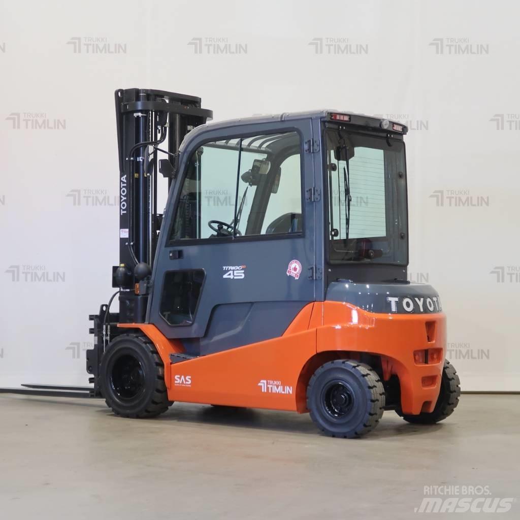 Toyota 8FBMT45 Elmotviktstruckar