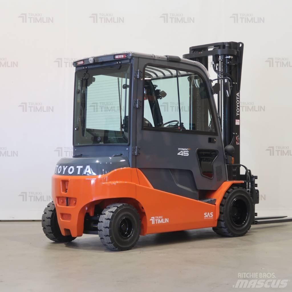 Toyota 8FBMT45 Elmotviktstruckar