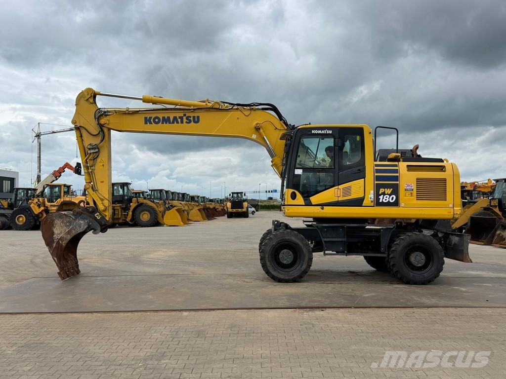Komatsu PW180-11 Hjulgrävare