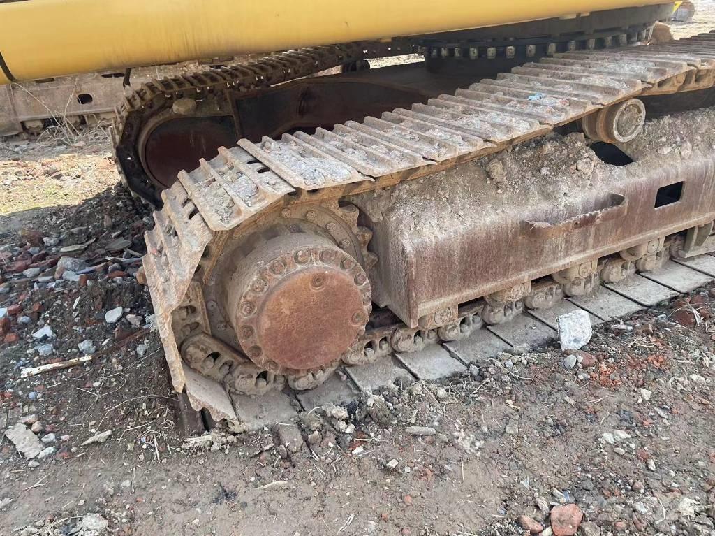 CAT 329d Grävmaskiner med lång räckvidd