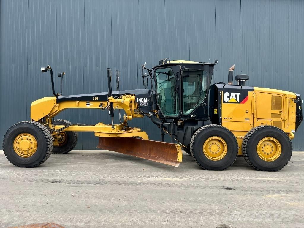 CAT 140M2 AWD Väghyvlar