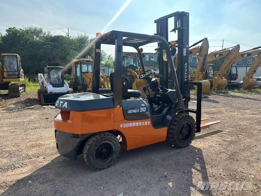 Toyota 30 forklift Dieselmotviktstruckar