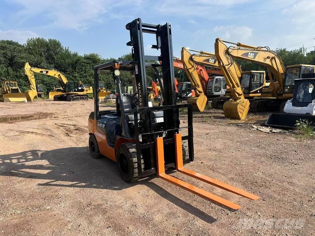 Toyota 30 forklift Dieselmotviktstruckar