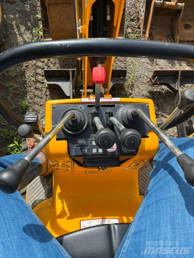 JCB 8008 CTS Minigrävare < 7t